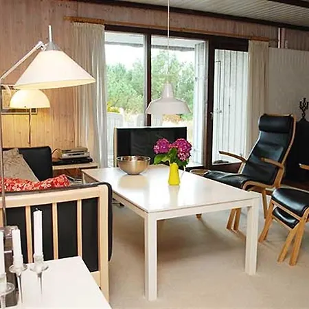 Holiday Svinget H- 4684 Holiday home Blavand