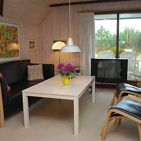 Holiday Svinget H- 4684 Holiday home